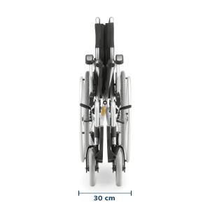 Cadeira D600 Dellamed dobrada mostrando compacidade para transporte no porta-malas
